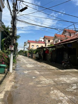 bán nhà đ.xuân phương ô tô vinfast qua nhà, lô góc 2 thoáng, hàng xóm kđt xuân phương 37mx5t, 7.3tỷ