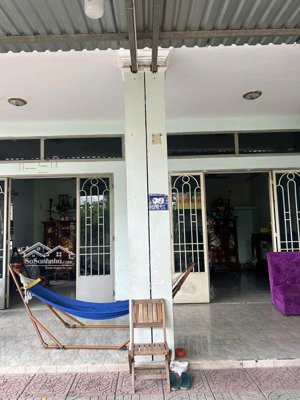 nhà mặt tiền đường 42, 100m2, cách bệnh viện lê văn thịnh chưa tới 300m