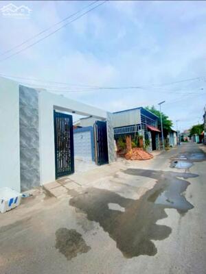 NHÀ ĐẸP MỚI XÂY NGAY TRUNG TÂM LONG HẢI Đưa trước 1ty500 Nhận Nhà luôn.