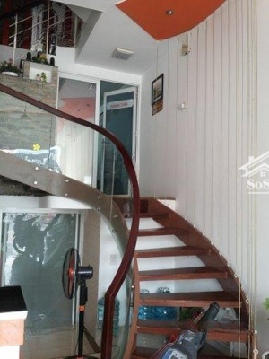 giáp q10! ngay trường đua phú thọ! nhà 4 tấm khu cư xá lê đại hành p11. dt: (4x30)m giá: 17 tỷ (tl)