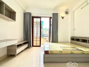 cho thuê phòng 40m2 ban công , full nội thất, ngay đường nguyễn thượng hiền, gần khu phan xích long