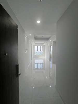 chủ nhà kẹt tiền cần bán gấp căn hộ opal skyline 2 phòng ngủ chỉ 1,7 tỷ lh: 