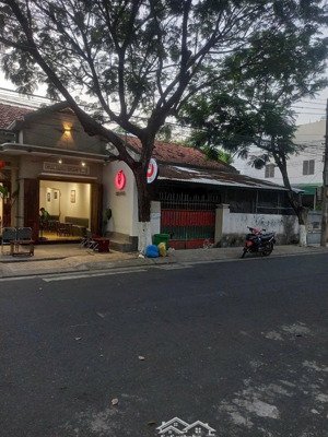 bán lô đất đẹp 2 mặt tiền đường phó đức chính và lê văn huân - phường vĩnh hoà - tp nha trang