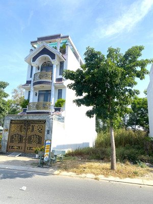 nhà phố liền kề thiết kế hiện đại không gian sống toàn diện