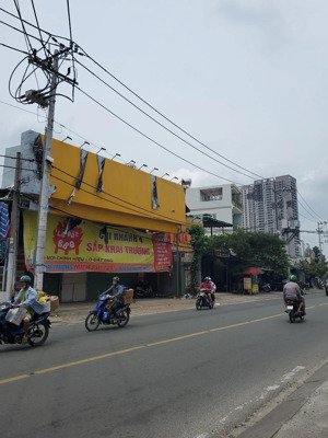 bán nhà đẹp ngang lớn 7m ngay kha vạn cân gần chợ thủ đức 180m2 giá chỉ 7.2 tỷ