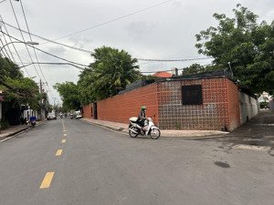 bán villa 2 tầng 335m2 (18x19.6) đất công nhận, full nội thất cao cấp 59 tỷ. đường trần ngọc diện.