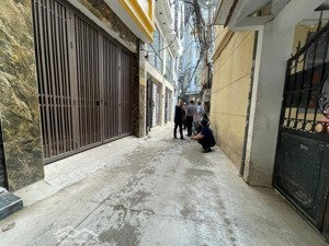 bán gấp nhà này ngõ quận ủy cầu giấy 60m2 = 6 tầng thang máy = 15.5 tỷ