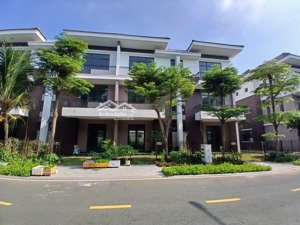 cho con đi du học cần bán gấp lh: 