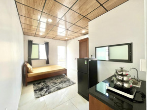 căn phòng siêu thoáng 33m2 ngay chợ văn thánh đường d1