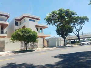 hải châu, biệt thự ven sông hàn, khu phố vip ngay trung tâm thành phố. chỉ 2x tỷ