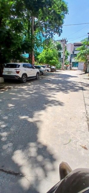 tân mai - nguyễn chính - mặt ngõ thông - ô tô đỗ - 37m2 - 5 tầng - 6 phòng ngủ - lô góc - hơn 7 tỷ
