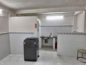 cho thuê nhà 5m (xh) cách mạng tháng 8, p.10, q. 3 giá 16 tr/th