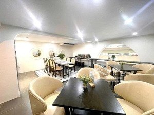 cho thuê nhà mặt tiền đường lê thị hồng gấm quận 1 diện tích 6.5x16m kết cấu trệt lửng giá 150tr