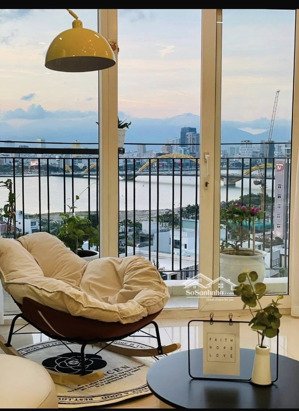 chính chủ cần bán gấp căn hộ monarchy 2pn, view trực diện cầu rồng, full nội thất cao cấp