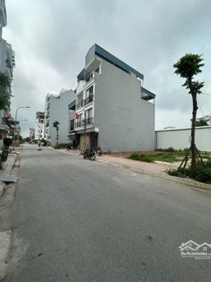 bán mảnh đất đẹp khu tái định cư ngọc thụy,đường 12m,cạnh công viên,90m2,giá 22.9 tỷ.