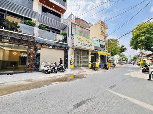 mặt tiền kinh doanh đường số 12 p.11 - 6 tầng - thang máy - dt 5x22m - nhà đẹp full nội thất