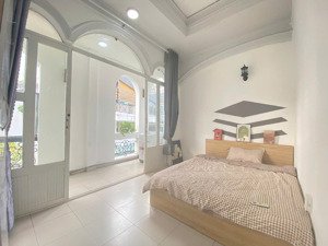 căn hộ 1 phòng ngủ ban công full nội thất - tân bình gần sân bay tân sơn nhất