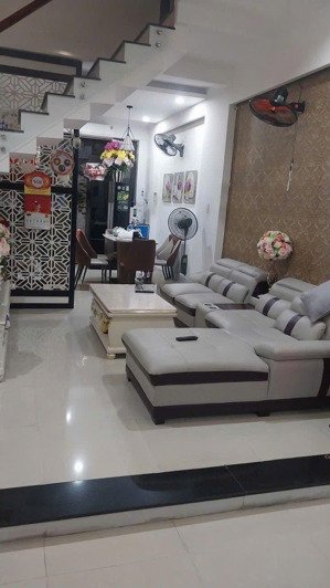 cần bán gấp nhà 1 trệt 1 lầu, 60m, full thổ cư, hẻm ô tô nguyễn hới, vũng tàu. giá bán: 6.2 tỷ (tl)