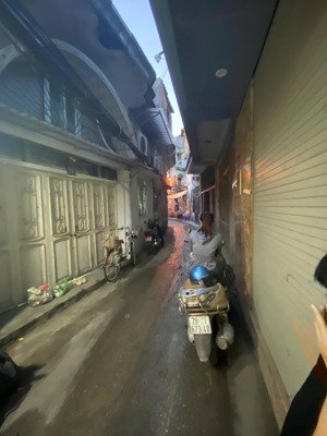 hàng xóm times city nhà rộng mặt tiền to, ngõ thông, sát đường ôtô 30m2 sổ đỏ không quy hoạch, 4tỷ8