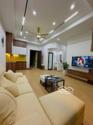 trung tâm quận cầu giấy - 8,5 tỷ - 42m2 - 5t - mt hơn 4m - ngõ thoáng - kinh doanh- ô tô.