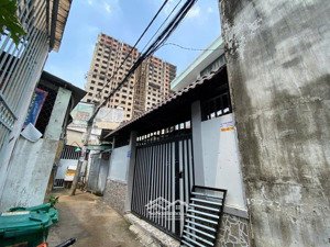 huỳnh tấn phát dt: 87.2m² (5.8m x15m) 2 tầng 3 phòng chỉ 5.5tỷ
