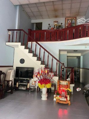 chính chủ cần bán nhà c4 gác lửng đối diện công viên trần kim bảng, khuê trung, cẩm lệ