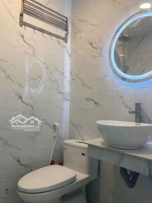 bán nhà chdv 4 tầng mới 100% 9 phòng master full nội thất thu nhập 500 triệu/năm hẻm xe hơi