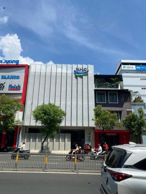 bán nhà mt ngay đinh tiên hoàng, quận 1. dt 12mx15m - kc: 5 tầng - hđt 400triệu. giá bán: 55tỷ
