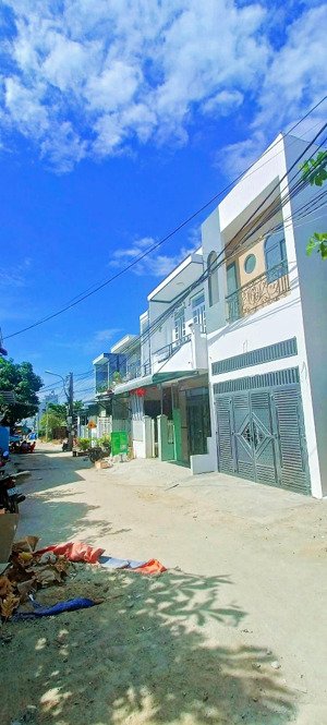 [ gần ngã ba lê công hạnh _ nhà 2 tầng new ] * vị trí cực thoáng * giá : 3,5 tỷ