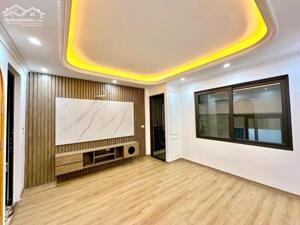 Bán nhà Trường Chinh rất gần phố nhà đẹp xây mới 31m 7 tầng thang máy 2 thoáng giá 9.95 tỷ ( có TL ).