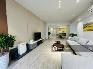 bán gấp căn hộ cao cấp scenic valley 1, dt 110m2, 3pn 2wc giá 8,2 tỷ, lh: em toản