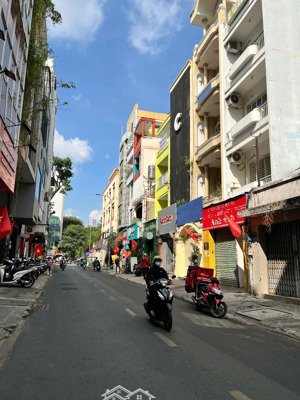 bán nhà góc 2 mặt tiền đường nguyễn văn thủ quận 1,kết cấu 5 tầng,kế bên cv lê văn tám