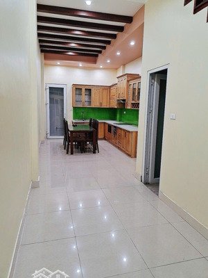 siêu rẻ cho thuê nhà phố kim mã thượng - phan kế bính. dt 65m2x4t. 4 ngủ 4vs. ngõ thông. ôtô đỗ cửa