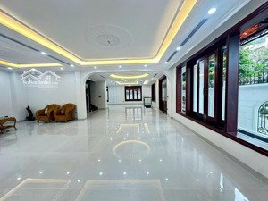 cần gấp cho thuê bt khu đô thị dương nội hoàn thiện đẹp . chủ nhà không giới hạn mục đích cho thuê