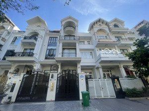 cho thuê biệt thự đầy đủ nội thất kdc himlam quận 7 lk khuôn viên giá: 75tr lh: 