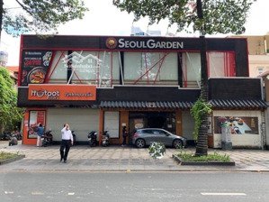 cho thuê cửa hàng tại phố trần hưng đạo dt 300m x 3 tầng thông sàn, mt 9m dễ nhận diện thương hiệu