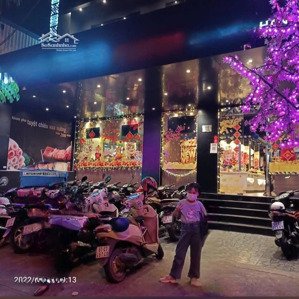 cho thuê mặt bằng 400m2 trung tâm thủ dầu môt.
- vị trí trung tâm dành cho các thương hiệu f&b