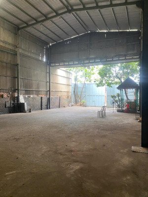 cho thuê kho xưởng 450m2 tân bửu, bến lức. đường xe tải lớn.