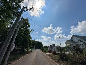 anh thắng sang nhanh vườn 2100m2 - 100m2 thổ cư - đường ô tô - shr đúng giá 560tr