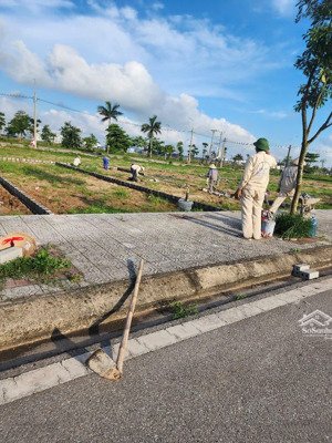 chính chủ bán gấp mảnh 110m2 trong kcn tiền hải, 2, x tỷ sẵn sổ đỏ, vị trí hiếm trung tâm kcn mt 5m