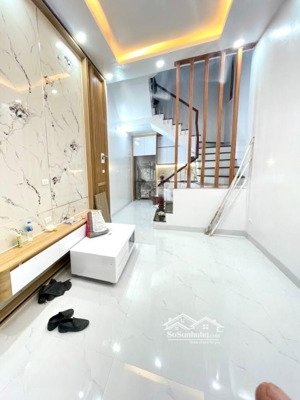 hot! nhà đẹp cầu giấy 10m ra ô tô tránh ở ngay chỉ 7.55 tỷ