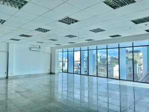 building vip mt đề thám, q1 gần bến thành market - giá cực tốt từ 40tr/tháng lh: 