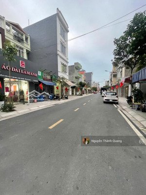 bán nhà 4 tầng mặt đường hàng kênh, lê chân, hải phòng. 50.4m2 vỉa hè rộng kinh doanh buôn bán tốt