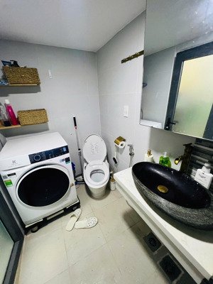 cần cho thuê căn hộ khánh hội 1 q4 dt 55m2, 2pn, 1wc nhà thoáng mát full nt giá 12tr. lh 