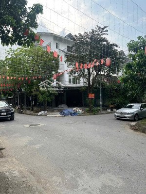 cho thuê mặt bằng 200m2 làm văn phòng, cửa hàng, nhà hàng tại khu đô thị vân canh