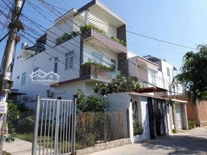 nhà cạnh vành đai 2, chủ bán nhanh, giá đã làm việc rất hợp lý, nhà mới nội thất để lại cho chủ sau