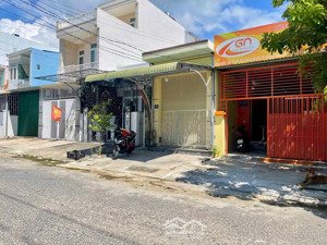 bán nhà cấp 4( 80m2, ngang 4 m)- mặt đường bùi huy bích ,cách biển 800m. giá 4.6 tỷ .đường nhựa 13m