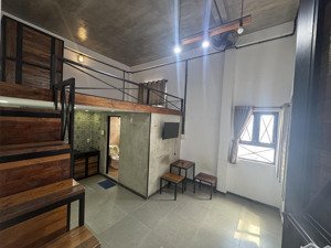 cho thuê căn hộ, phòng trọ có gác cao 1m8 đầy đủ nội thất + cửa sổ thoáng mát ngay trung tâm