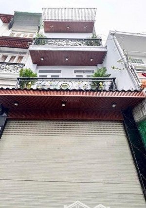 chính chủ bán nhà thất sơn p15 q10. dt 68m2 giá 3tỷ050 gần nhà hát thiếu nhi. đang cho thuê 25tr/th