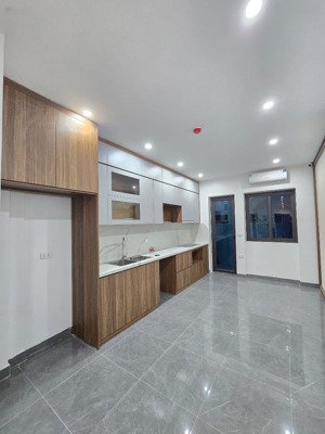 yên lãng 5 tầng thang máy - nội thất xịn - 15m ra ô tô - 2 thoáng trước sau